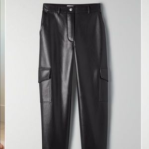 Aritzia modern cargo leather pants size 00 black high rise ankle length
